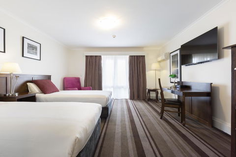 Mercure Canberra - Accommodation Gladstone 10