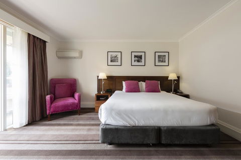 Mercure Canberra - Accommodation Gladstone 14