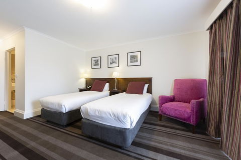 Mercure Canberra - Accommodation Gladstone 8