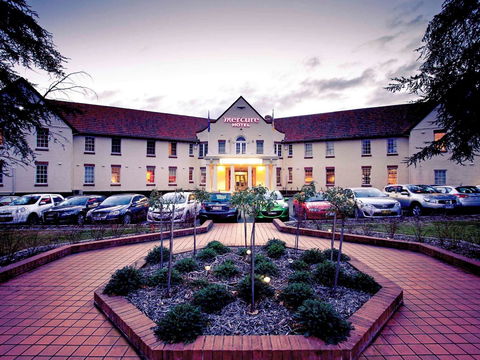 Mercure Canberra - Accommodation Gladstone 0