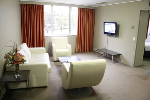 Pavilion On Northbourne - Accommodation Gladstone 5