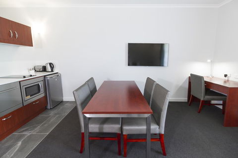 Abode Narrabundah - Accommodation Gladstone 8