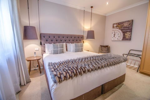 De Russie Boutique Hotel - Accommodation Gladstone 16
