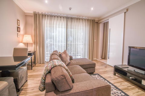 De Russie Boutique Hotel - Accommodation Gladstone 17