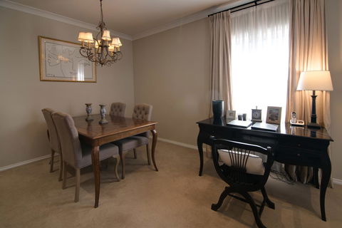 De Russie Boutique Hotel - Accommodation Gladstone 6