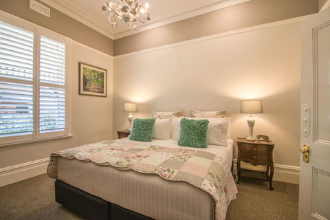 De Russie Boutique Hotel - Accommodation Gladstone 4