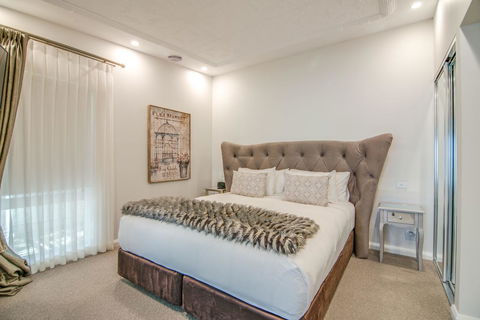 De Russie Boutique Hotel - Accommodation Gladstone 8