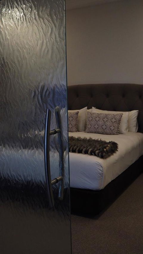 De Russie Boutique Hotel - Accommodation Gladstone 39