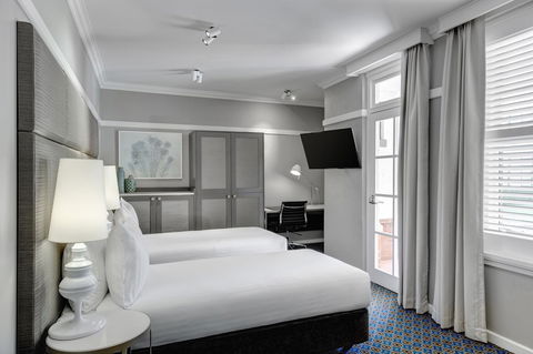 Hotel Kurrajong Canberra - Accommodation Gladstone 4