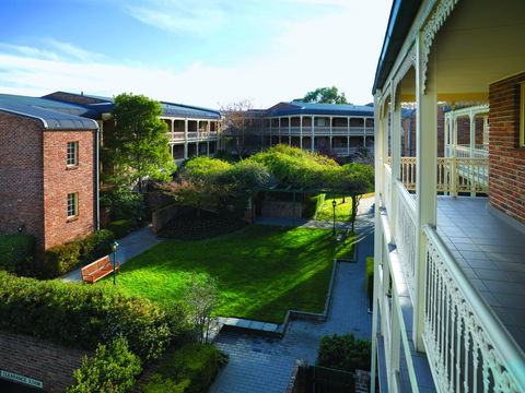 Adina Serviced Apartments Canberra Kingston - Accommodation Gladstone 13