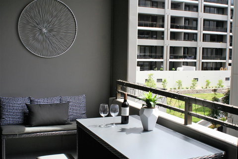 Modern Executive Apt@Barton*1BR*WiFi*Gym*Secure Parking*Canberra - Accommodation Gladstone 2