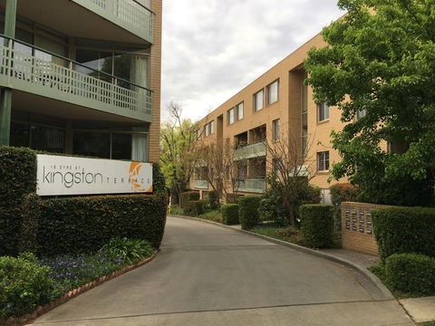 Kingston Comfy Apartment - Accommodation Gladstone 0