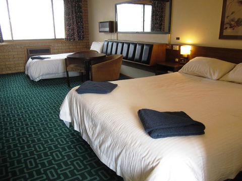 Canberra Lyneham Motor Inn - Accommodation Gladstone 7