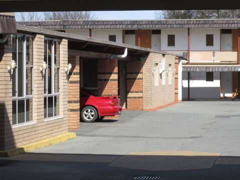 Canberra Lyneham Motor Inn - Accommodation Gladstone 4