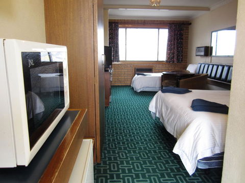 Canberra Lyneham Motor Inn - Accommodation Gladstone 6
