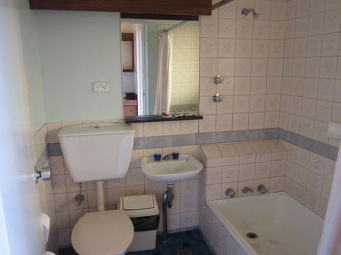 Canberra Lyneham Motor Inn - Accommodation Gladstone 9