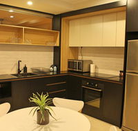 Stylish Modern Cute as a Button - Braddon CBD - Accommodation Gladstone