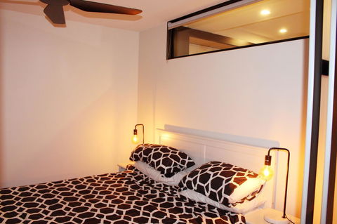 Stylish, Modern, Cute As A Button - Braddon CBD - Accommodation Gladstone 11