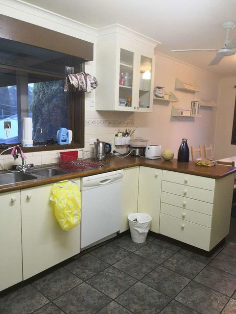 Space And Quiet Safe Room Canberra - Accommodation Gladstone 8