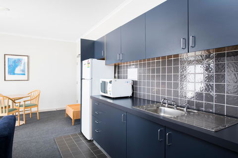 The Woden Hotel - Accommodation Gladstone 12