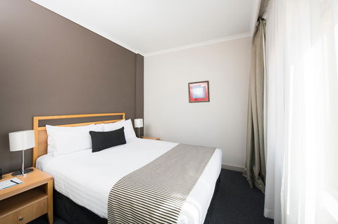 The Woden Hotel - Accommodation Gladstone 13