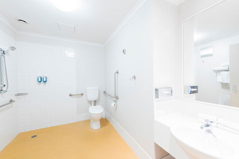 The Woden Hotel - Accommodation Gladstone 6