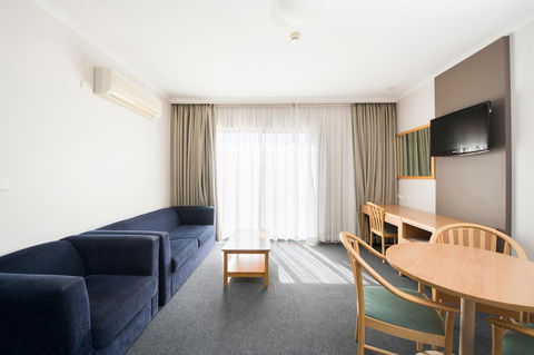 The Woden Hotel - Accommodation Gladstone 15
