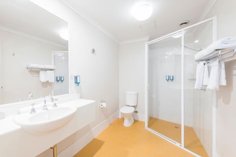 The Woden Hotel - Accommodation Gladstone 14