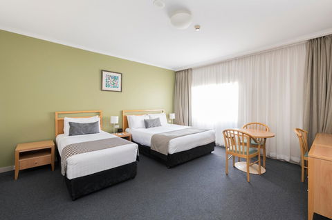 The Woden Hotel - Accommodation Gladstone 5