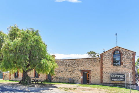 Wellington Courthouse - Accommodation Gladstone 8