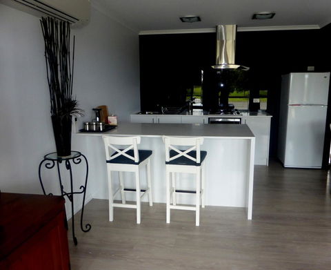 Lure Bed And Breakfast - Accommodation Gladstone 4