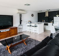 Lure Bed and Breakfast - Accommodation Gladstone