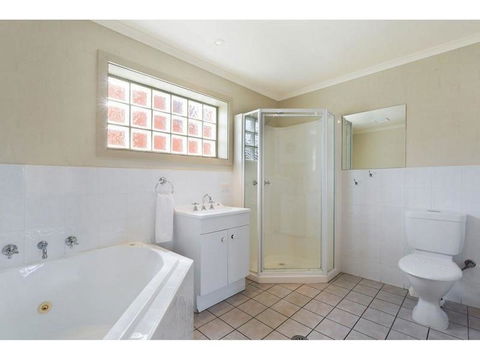 Heritage House Motel & Units - Accommodation Gladstone 25