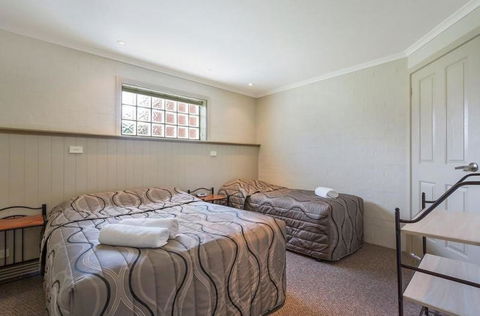 Heritage House Motel & Units - Accommodation Gladstone 19