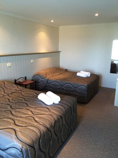 Heritage House Motel & Units - Accommodation Gladstone 12