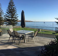 crystal blue apartment - Accommodation Gladstone