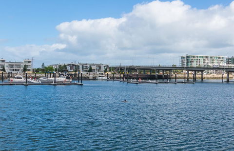 Port Adelaide Harbourside House - Accommodation Gladstone 10