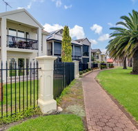 Port Adelaide Harbourside House - Accommodation Gladstone