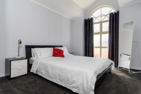Port Adelaide Harbourside House - Accommodation Gladstone 8