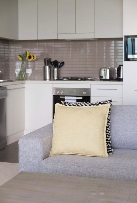 Port Adelaide Executive Waterfront Apartment - Accommodation Gladstone 19