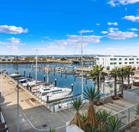 Port Adelaide Executive Waterfront Apartment - Accommodation Gladstone