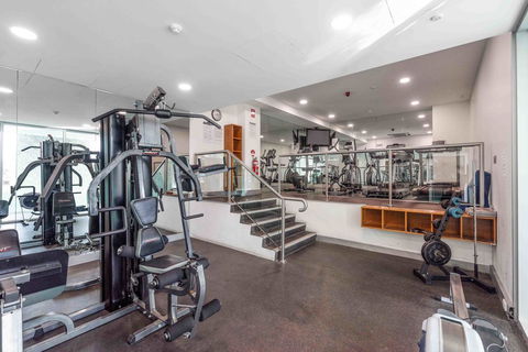 Port Adelaide Executive Waterfront Apartment - Accommodation Gladstone 27
