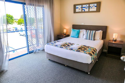 Marina Hotel - Accommodation Gladstone 30