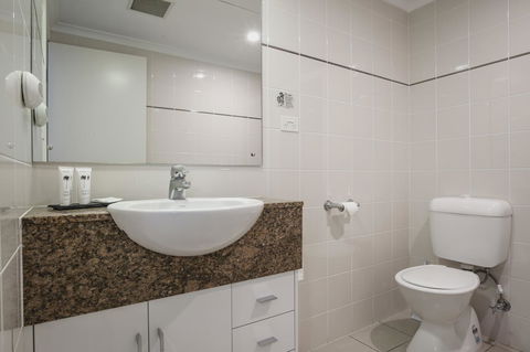 Marina Hotel - Accommodation Gladstone 13