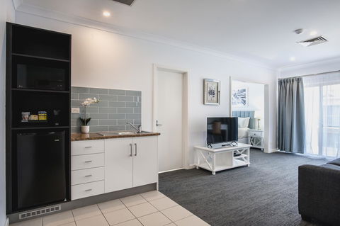 Marina Hotel - Accommodation Gladstone 12
