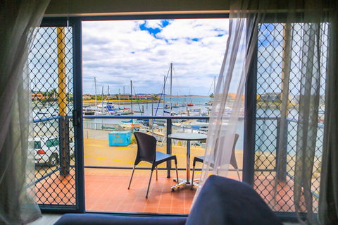 Marina Hotel - Accommodation Gladstone 29