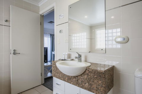 Marina Hotel - Accommodation Gladstone 5