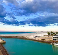 Ocean View Luxury Apartment  Suite - Accommodation Gladstone