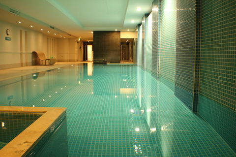 Beachside Luxury Apartments One & Two Bedroom In Beachfront Oaks Pier Building - Accommodation Gladstone 39