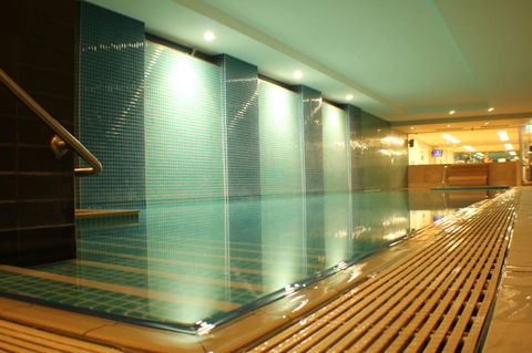 Beachside Luxury Apartments One & Two Bedroom In Beachfront Oaks Pier Building - Accommodation Gladstone 34
